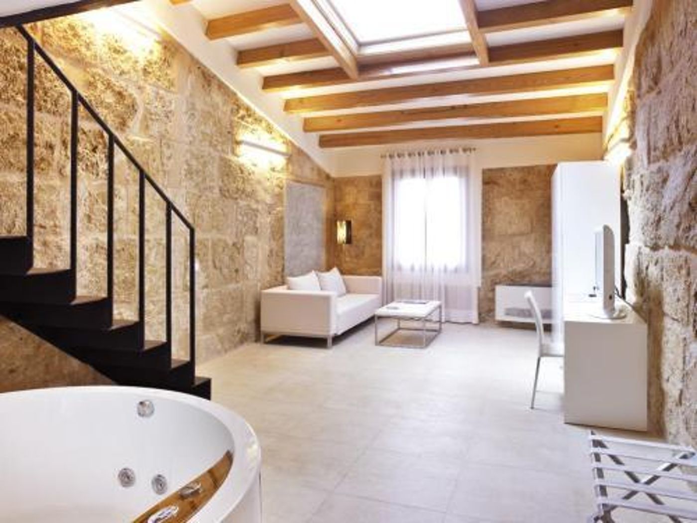 Hotel Santa Clara Urban Hotel & Spa