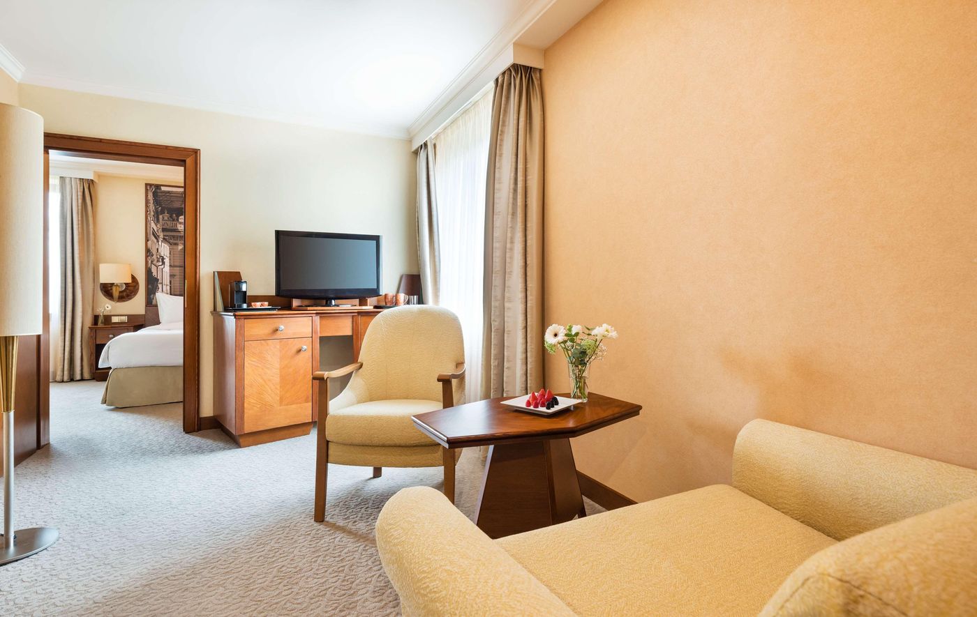Lindner-Hotel-Prague-Castle--part-of-JdV-by-Hyatt-Room-12