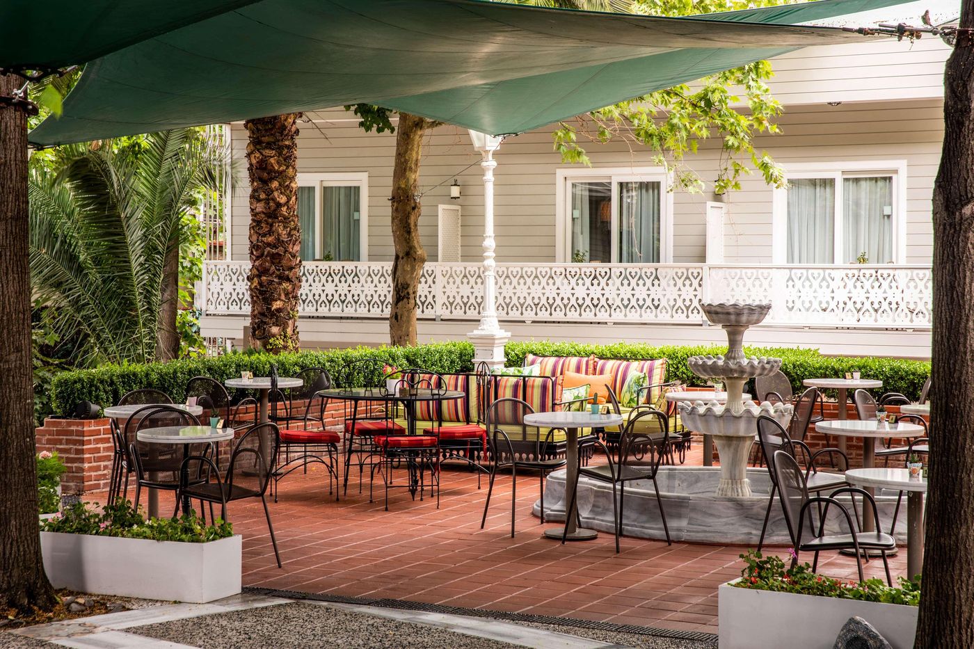 Hagia-Sofia-Mansions-Curio-Collection-by-Hilton-Room-88