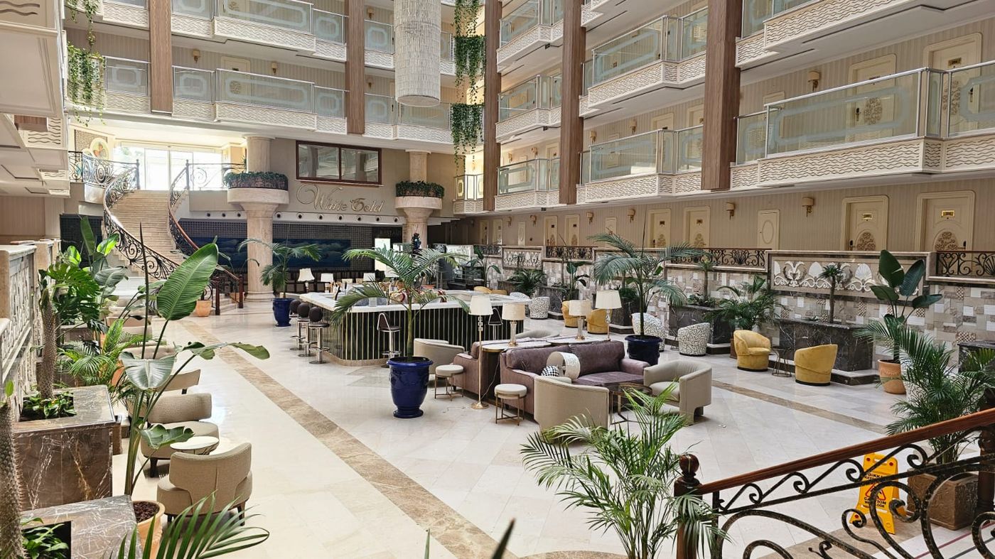 White-Gold-Hotel---Spa-Bar-39