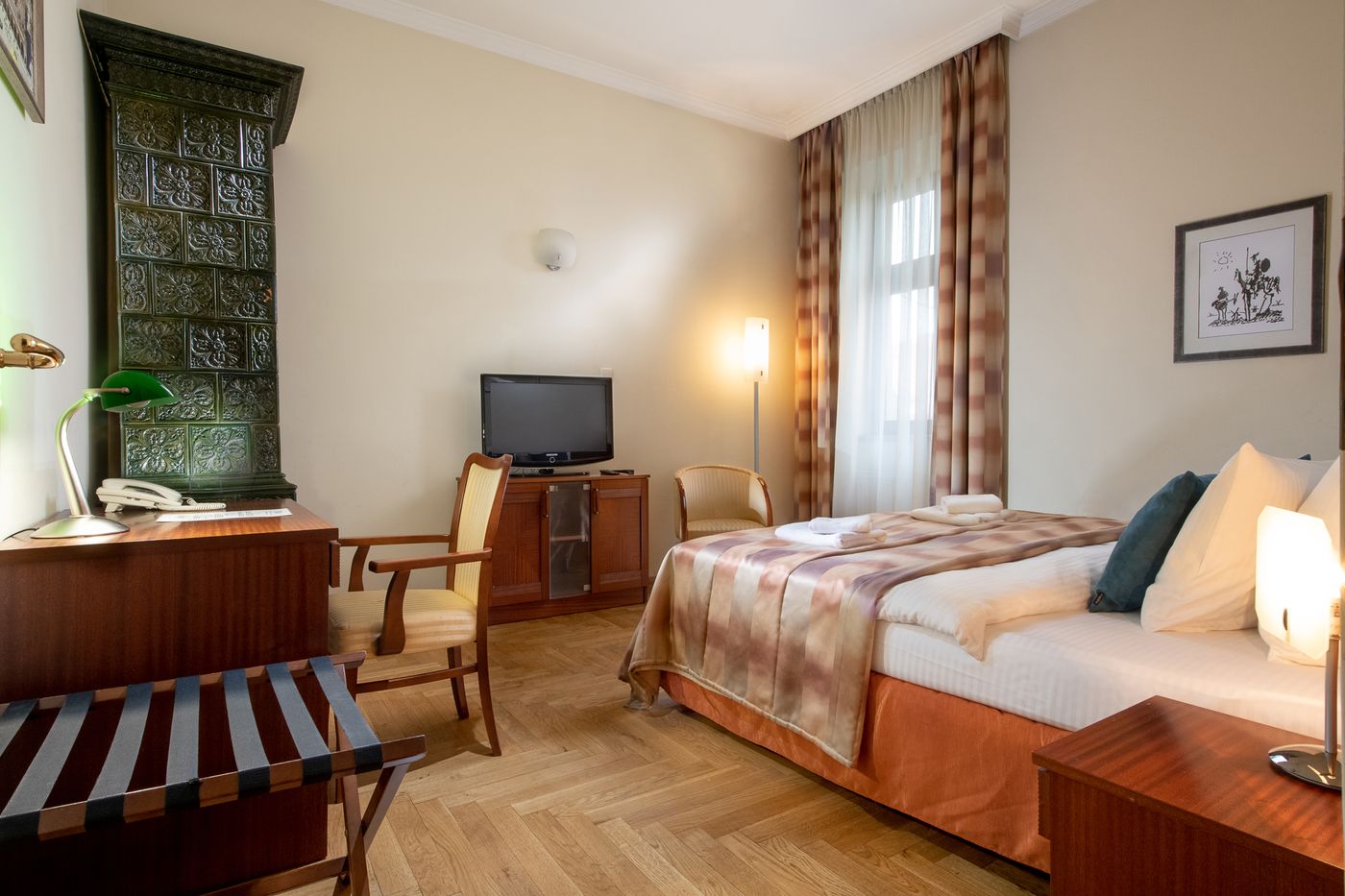 Red-Brick-Apartments-Room-12