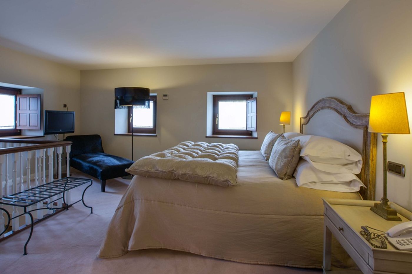 Castillo del Bosque la Zoreda-Spain-MANJOYA-Room-10