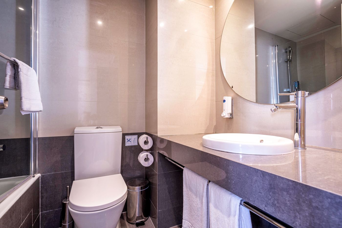 Louis-Phaethon-Beach-Room-32