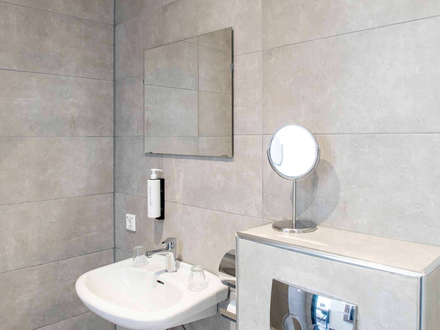 Amsterdam-Lake-Hotel-Room-29