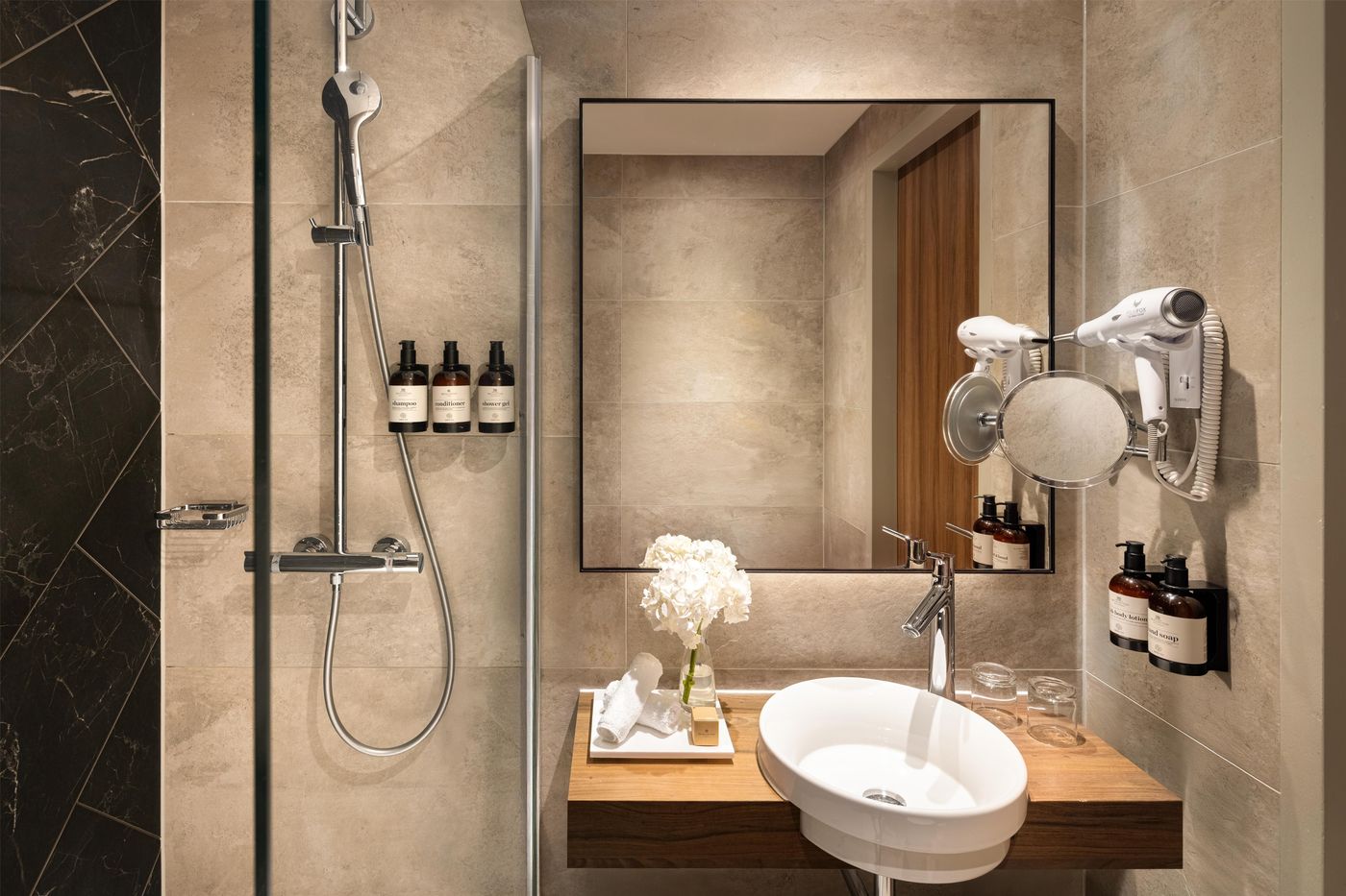 NH-Collection-Amsterdam-Flower-Market-Room-55