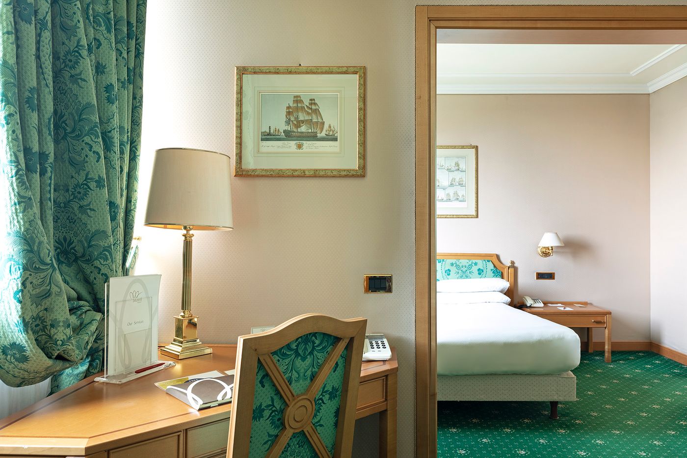 Royal-Garden-Hotel-Room-19