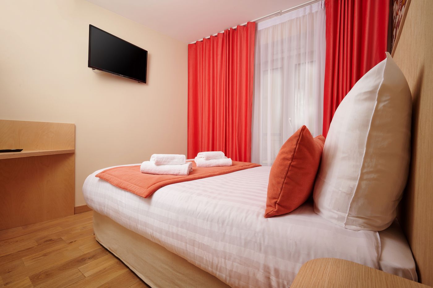 VLH-Paris-Montparnasse-Eiffel-Room-19