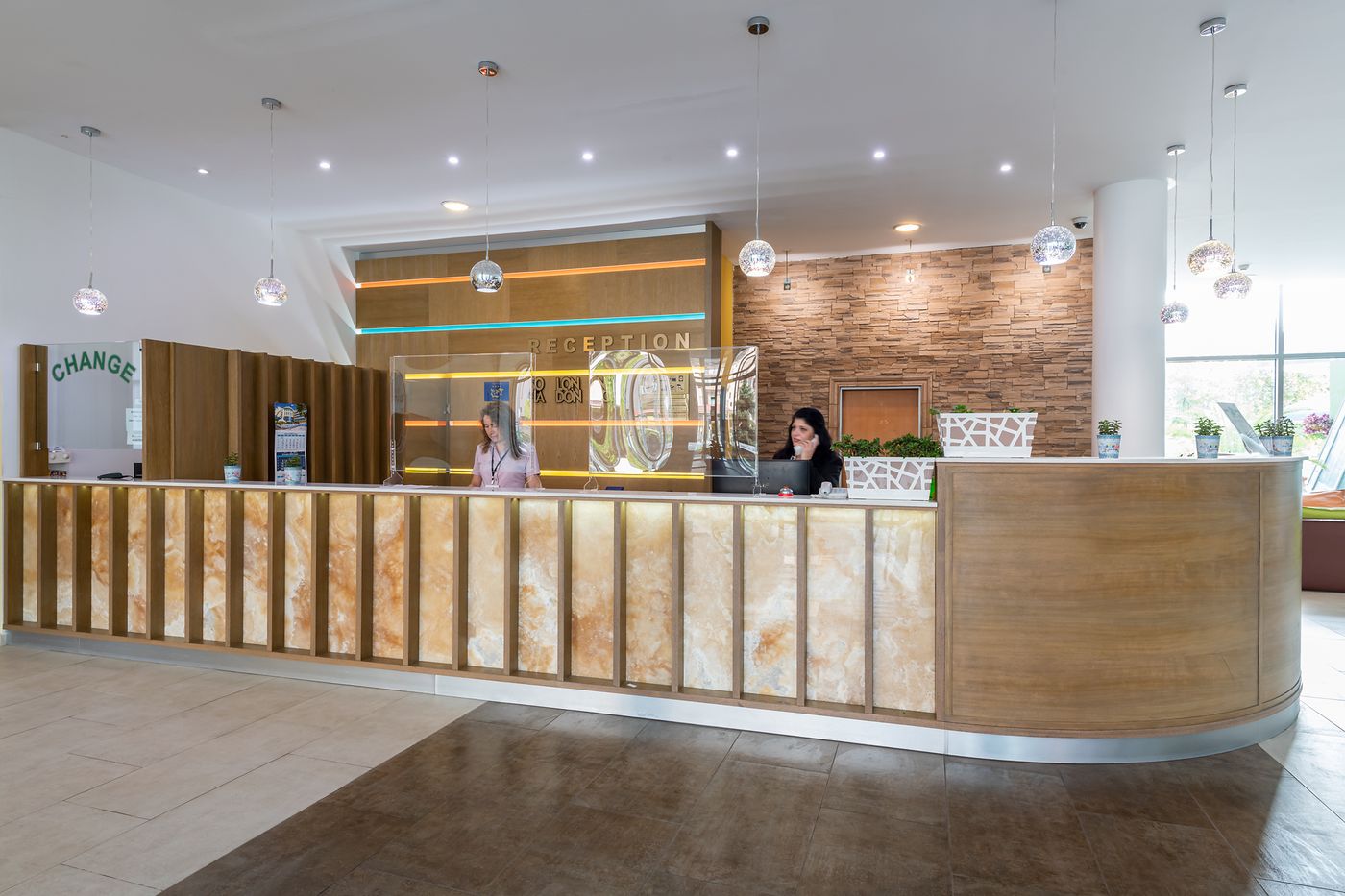 Ivana-Palace-Hotel-Lobby-42