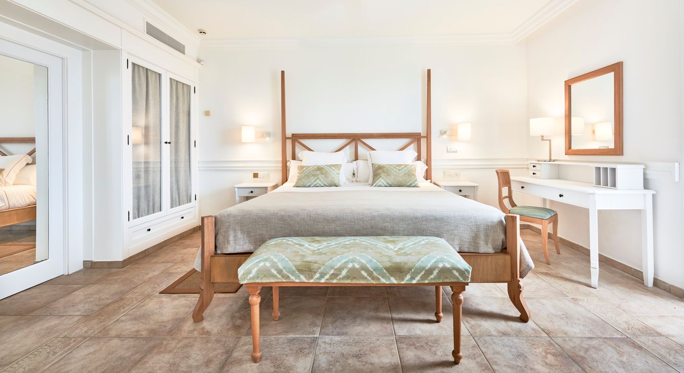 Insotel-Punta-Prima-Prestige-Suites---Spa-Room-36