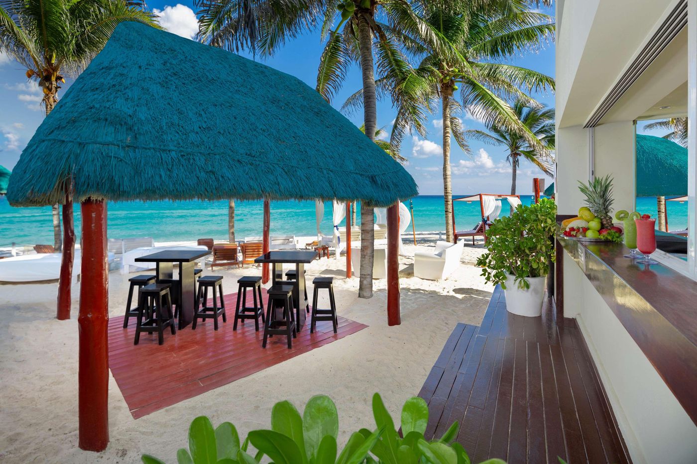 The-Pyramid-at-Grand-Oasis-Bar-86