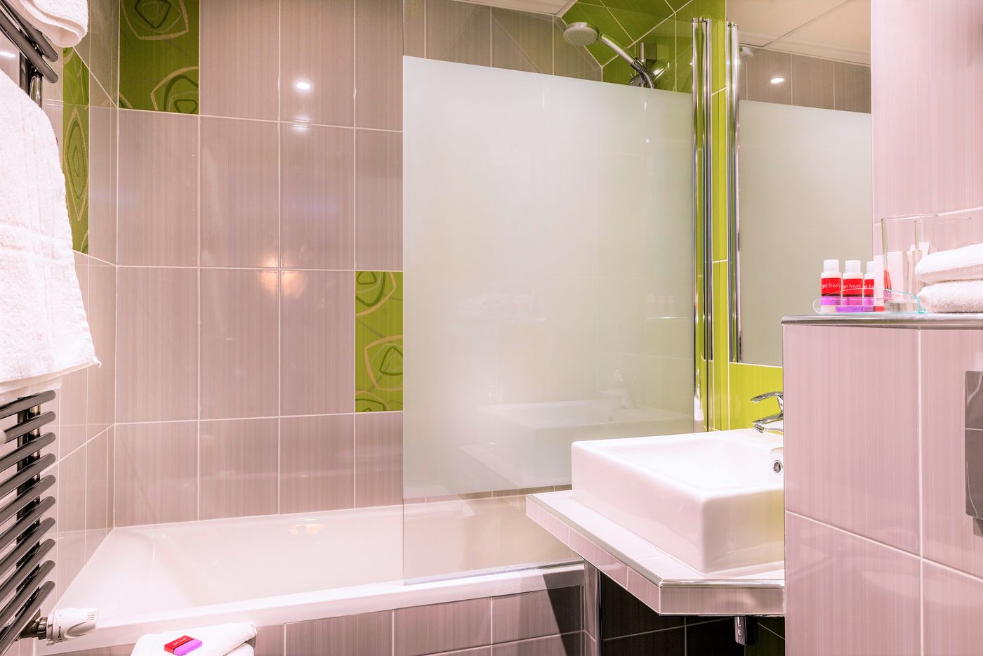 Hotel-Glasgow-Monceau-by-Patrick-Hayat-Room-46