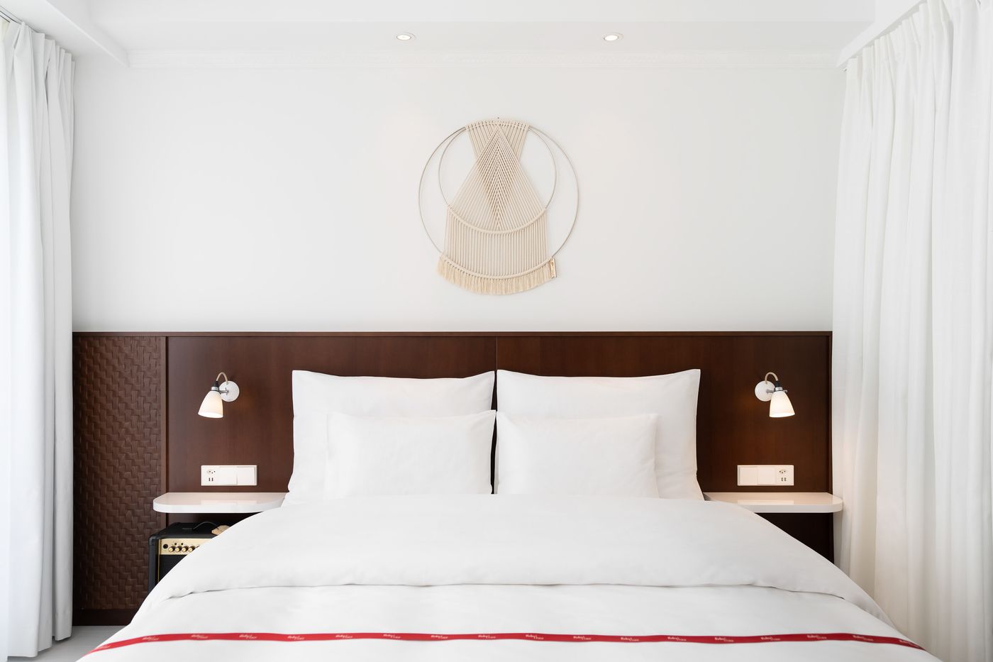 Ruby-Claire-Hotel---Bar-Room-15