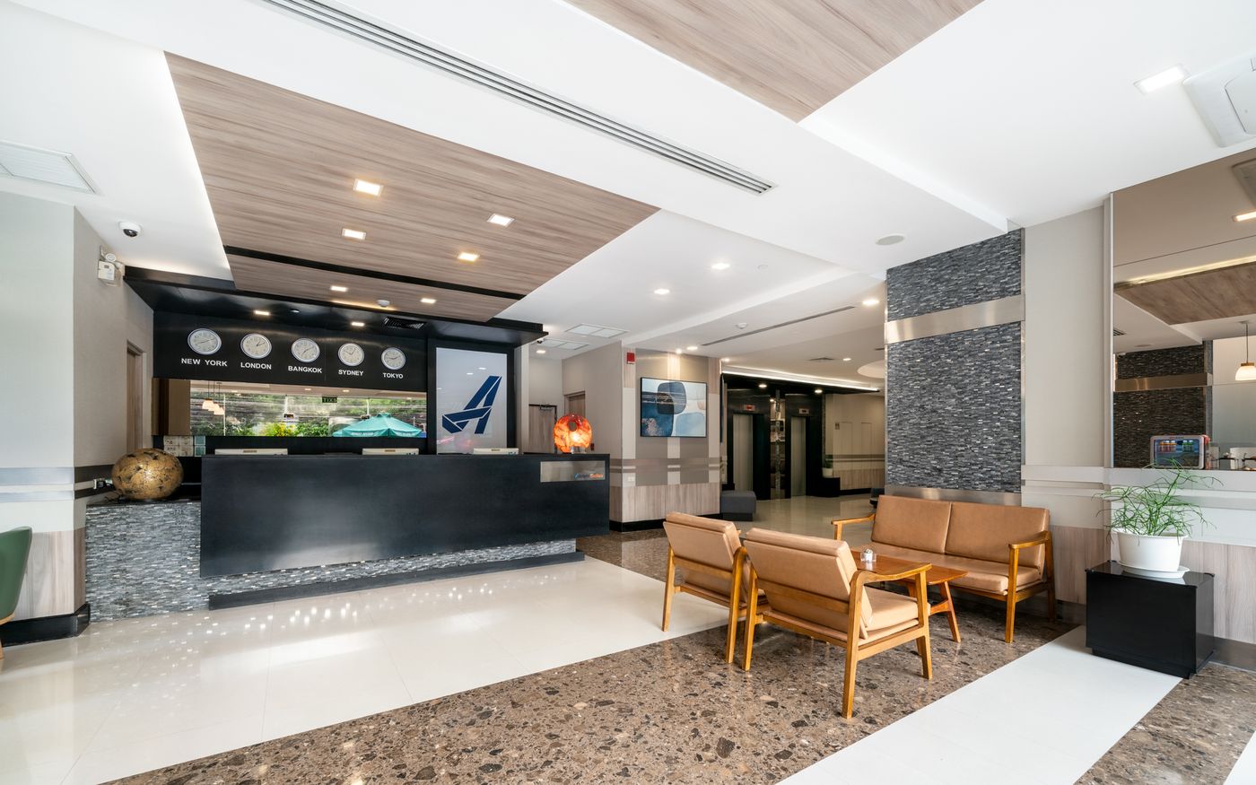 Adelphi-Suites-Bangkok-Lobby-14