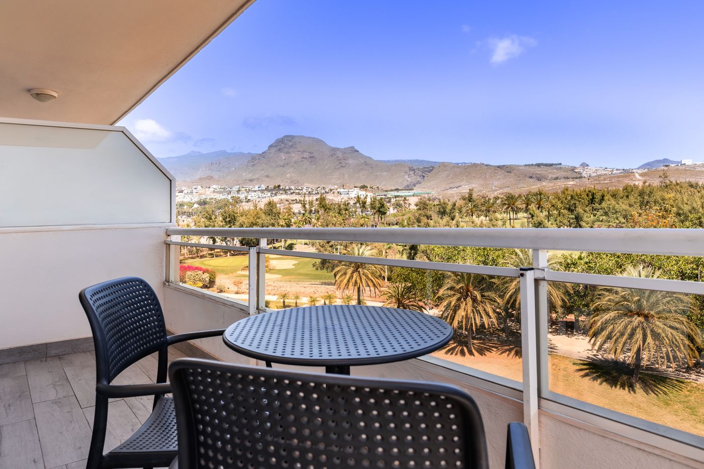 Catalonia-Oro-Negro-Room-64