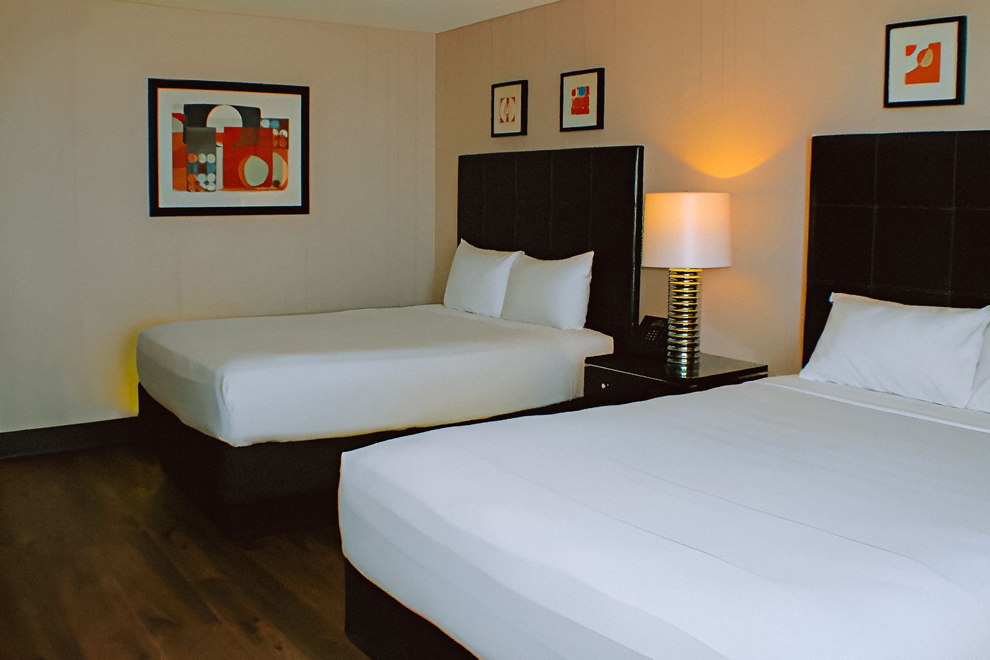 Circus-Circus-Las-Vegas-Hotel-Room-13