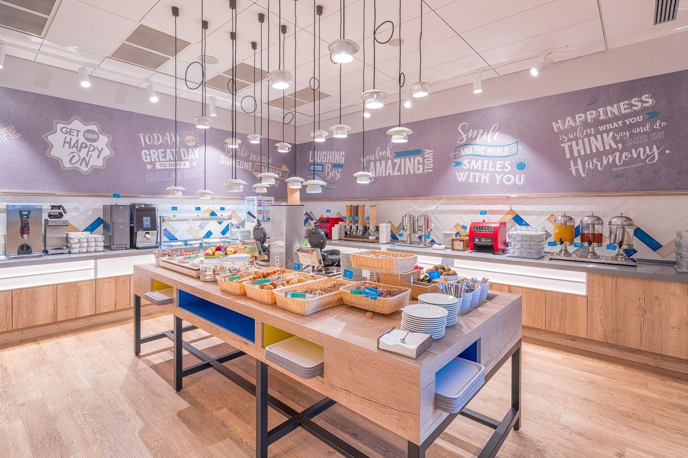 Hampton-by-Hilton-Warsaw-Mokotow-Restaurant-35