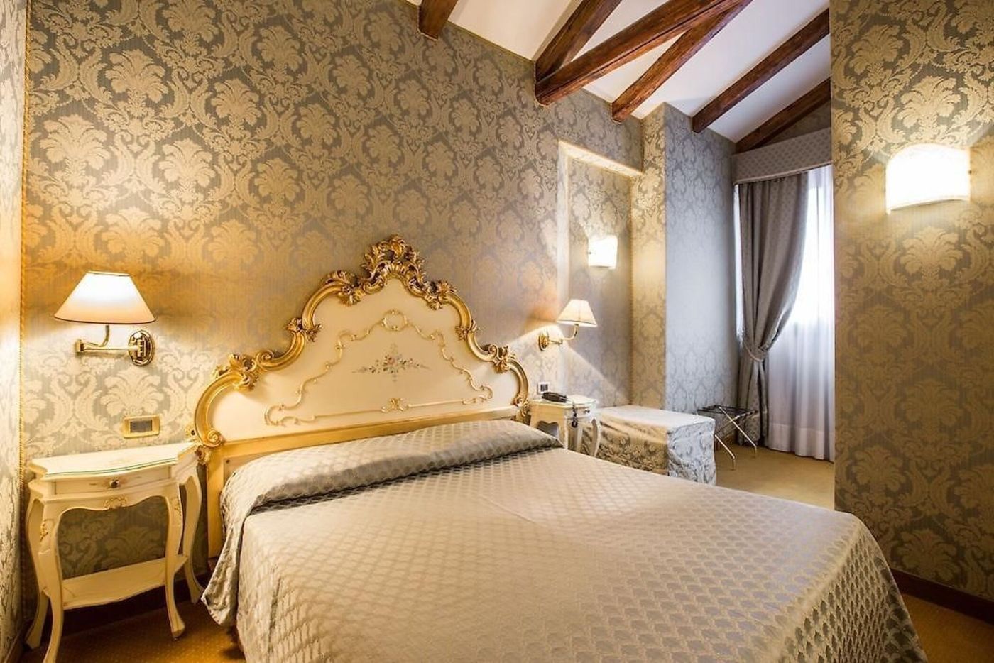 Torino-Italy-Venice-Room-8