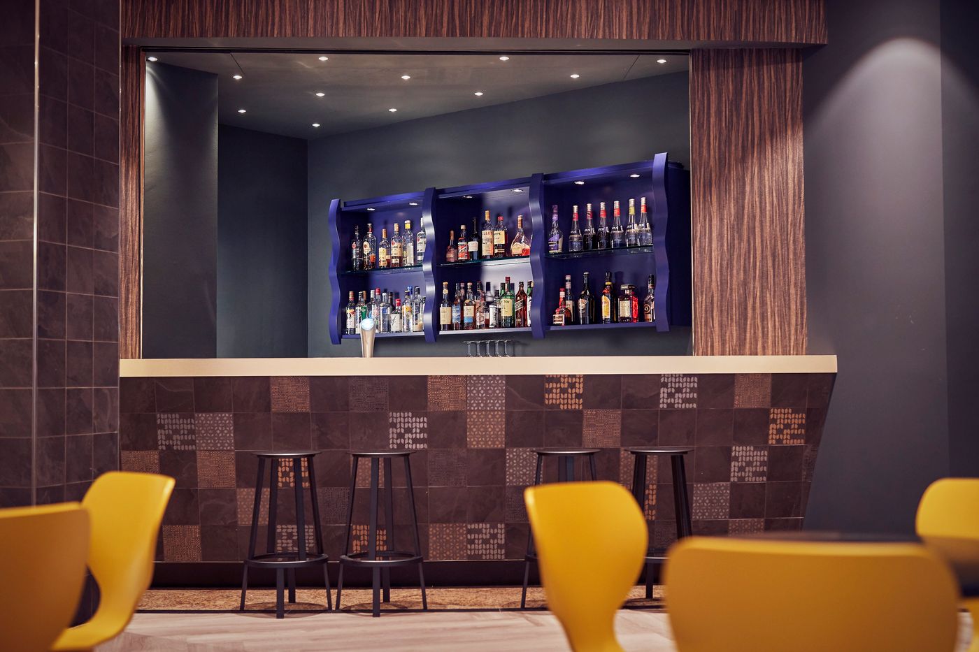 Inntel-Hotels-Amsterdam-Centre-Lobby-8