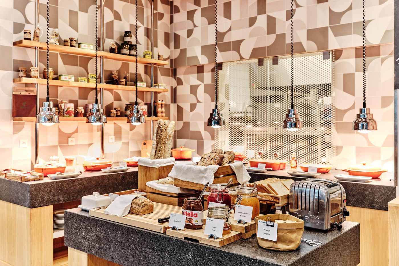 Holiday-Inn-Warsaw-City-Centre-Restaurant-57