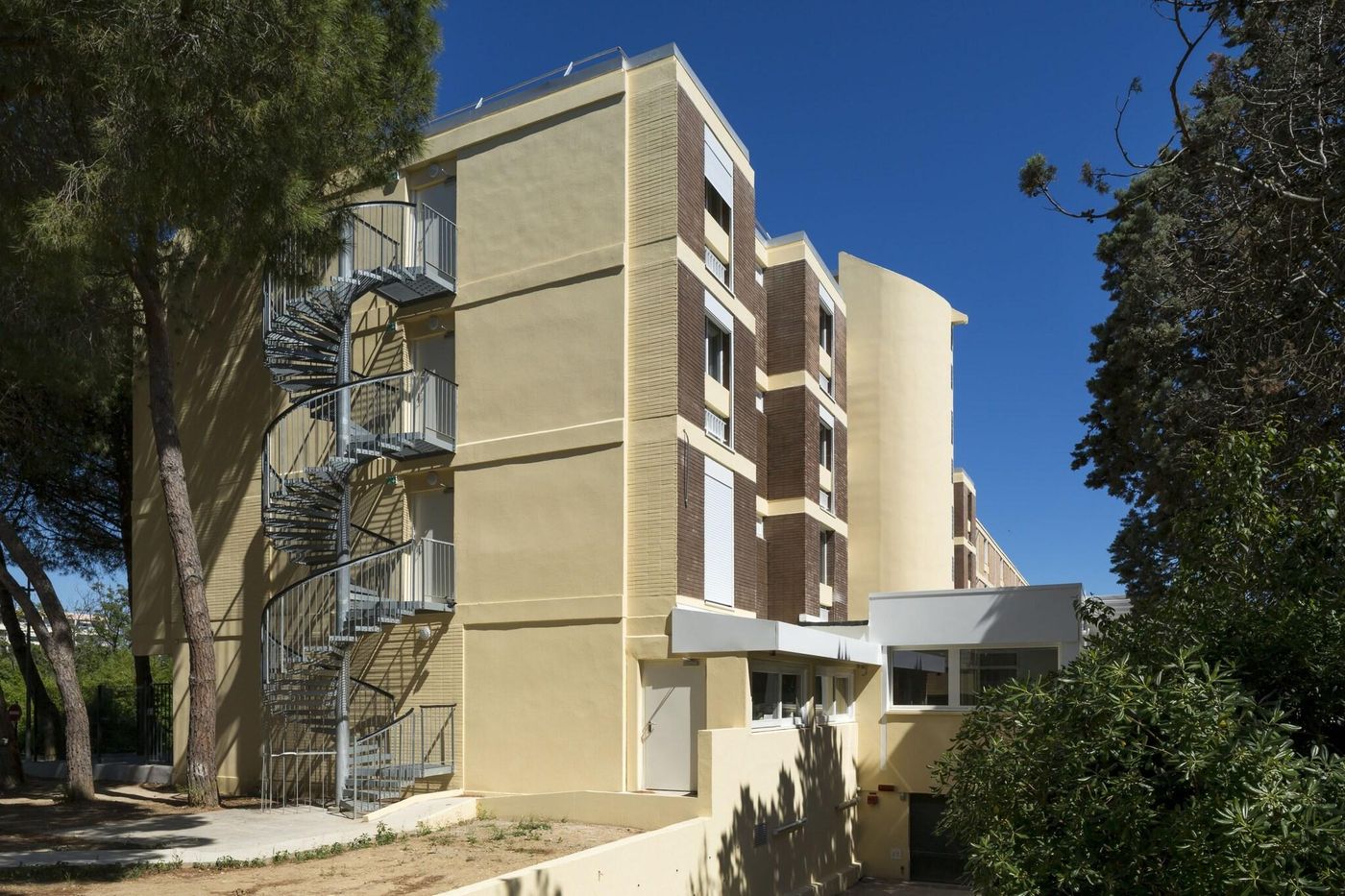 Operalia Hotel Les Pins - France - BALARUC LES BAINS - General view - 3