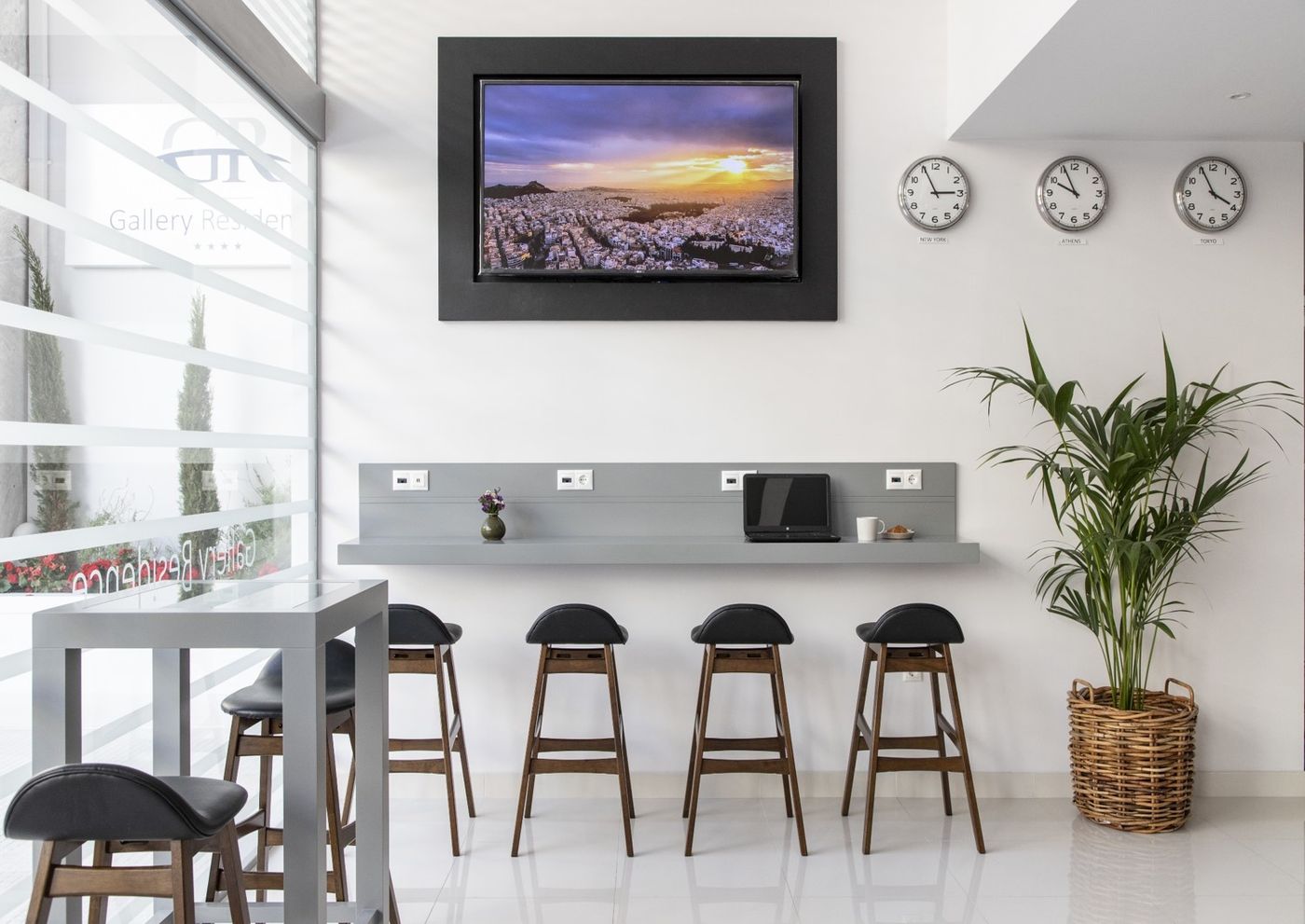 Gallery-Suites---Residences-Bar-5