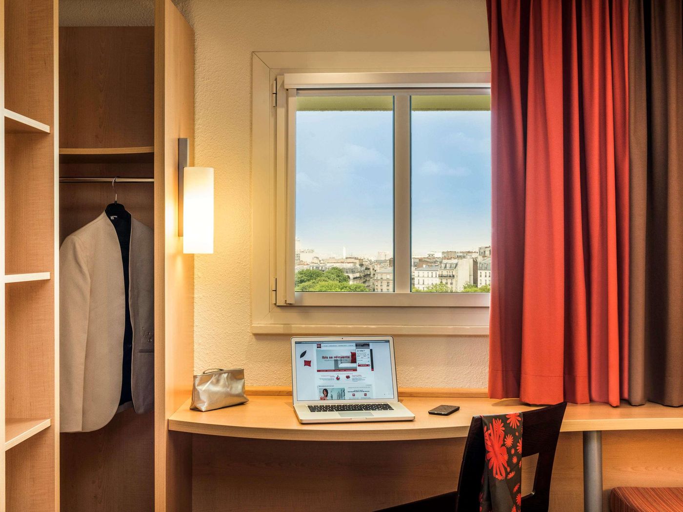Ibis-Paris-Montmartre-Room-3
