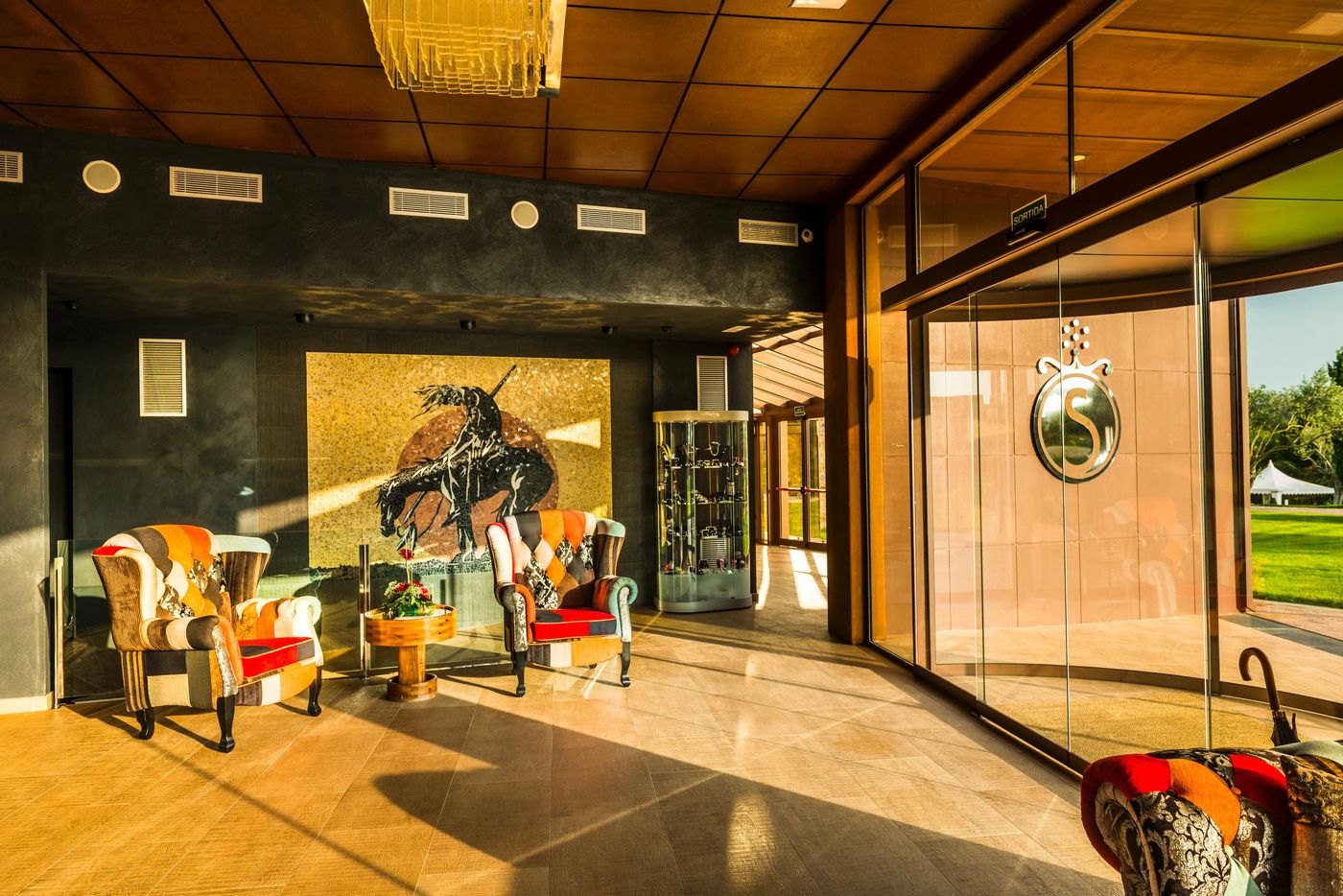 Mas-Tapiolas-Lobby-48