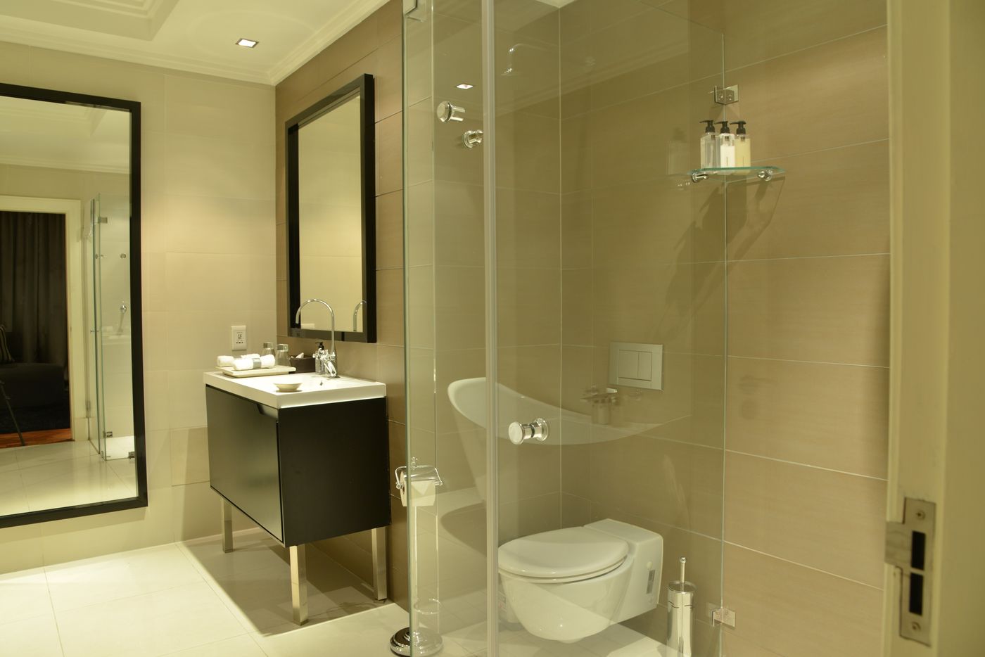 Cape-Royale-Luxury-Hotel-Room-19