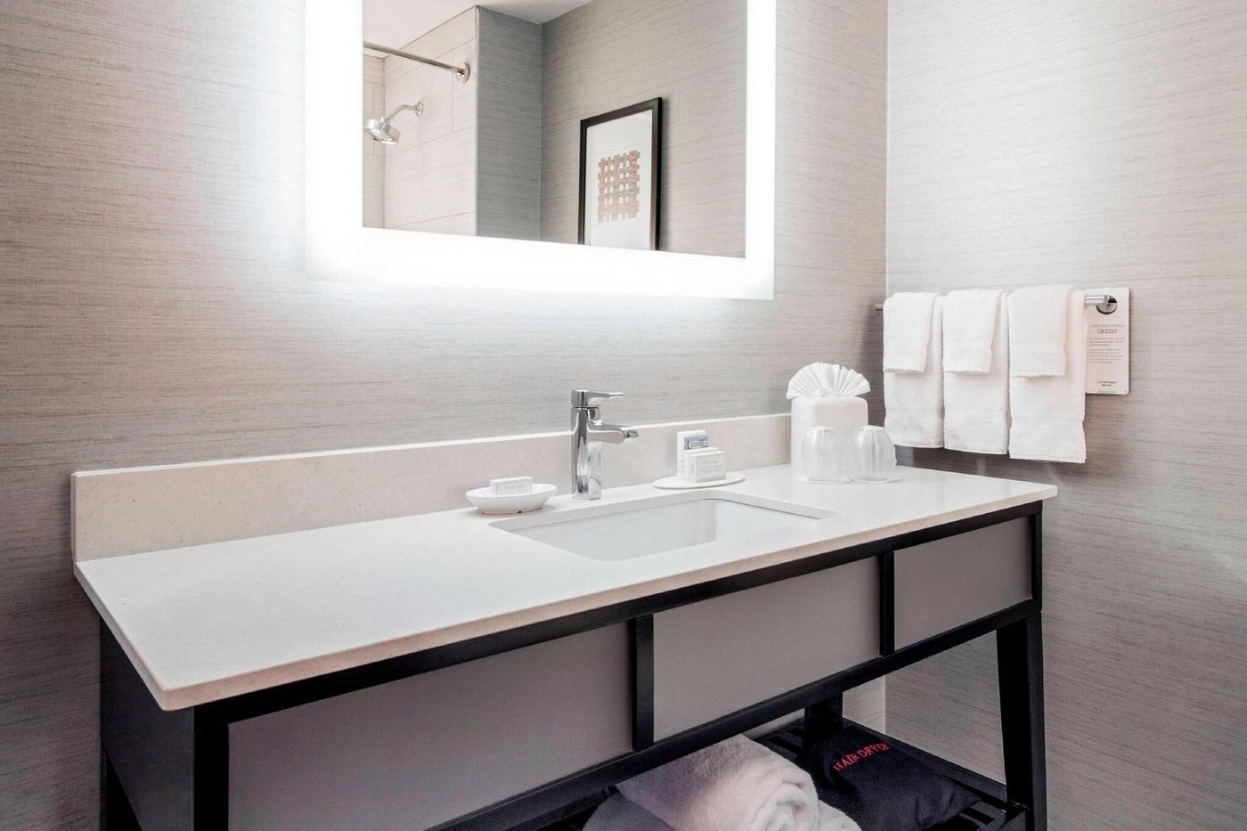 Courtyard-Boston-Brookline-Room-18