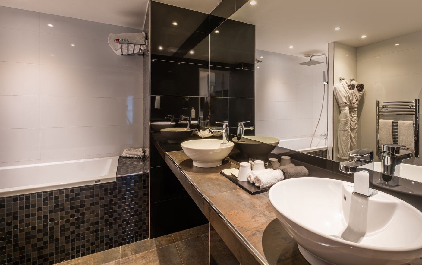 L-Empire-Paris-Room-37