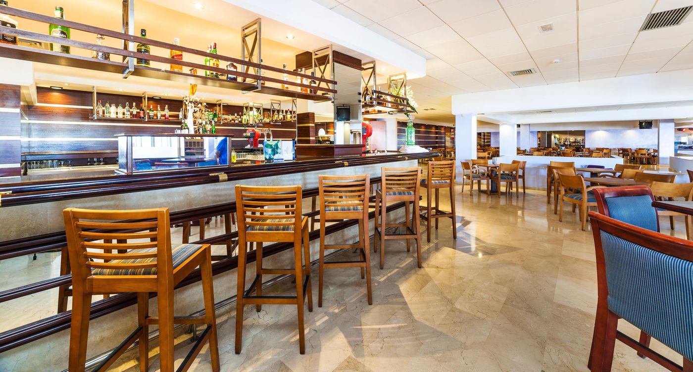 Hoteles-Globales-Club-Almirante-Farragut-Bar-20