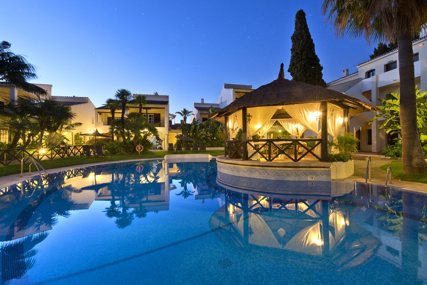 Bluebay-Banus-Pool-8