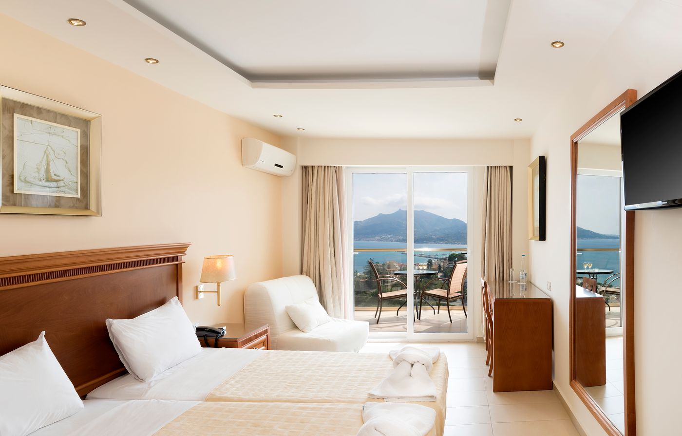 Avalon-Hotel-Room-15