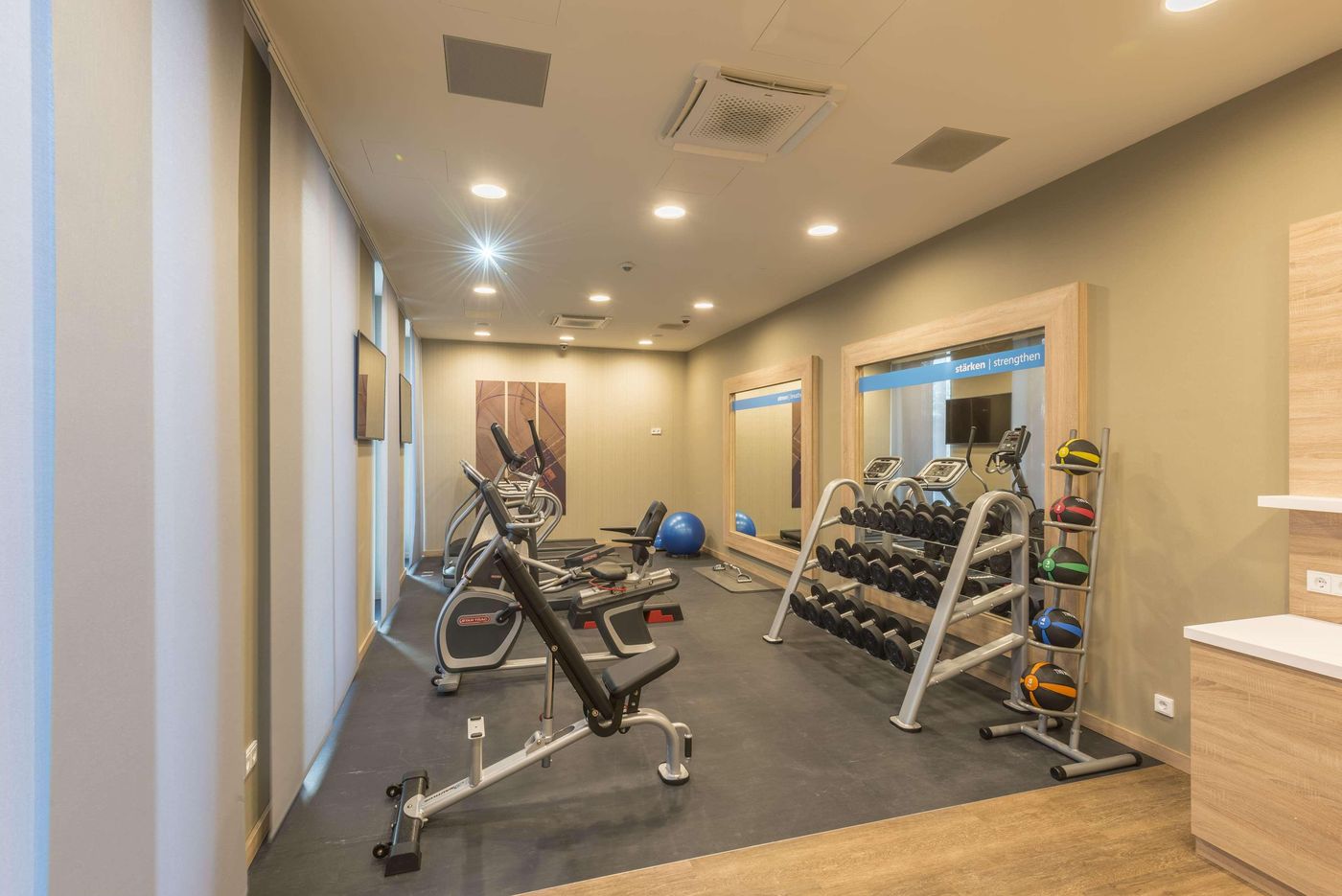 Hampton by Hilton Frankfurt Airport - Germany - FRANKFURT - Sports and Entertainment - 1