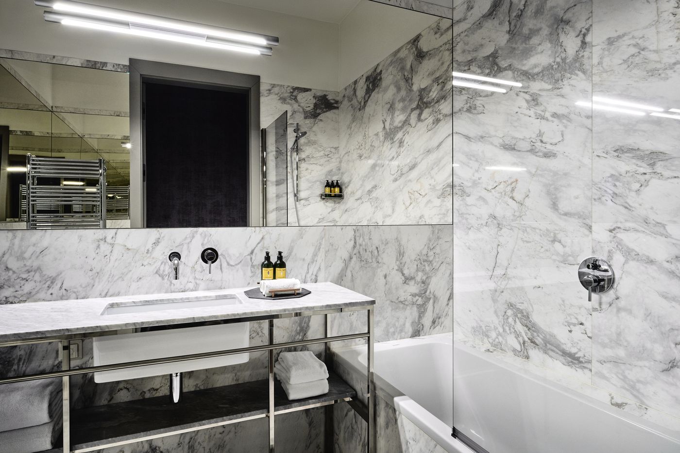 H15-Luxury-Palace-Room-37