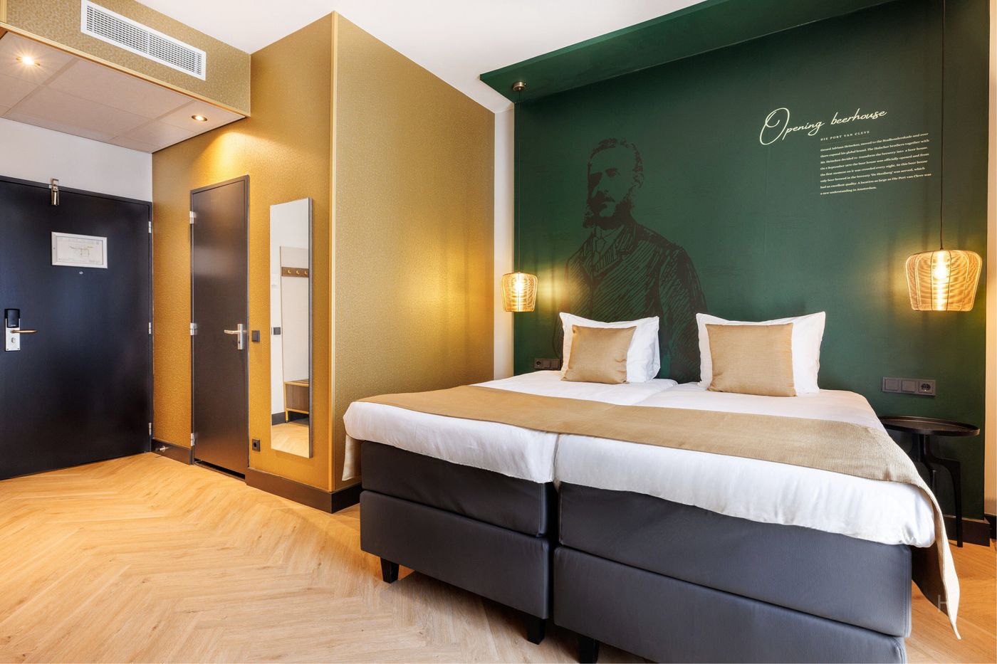 Die-Port-Van-Cleve-Room-44