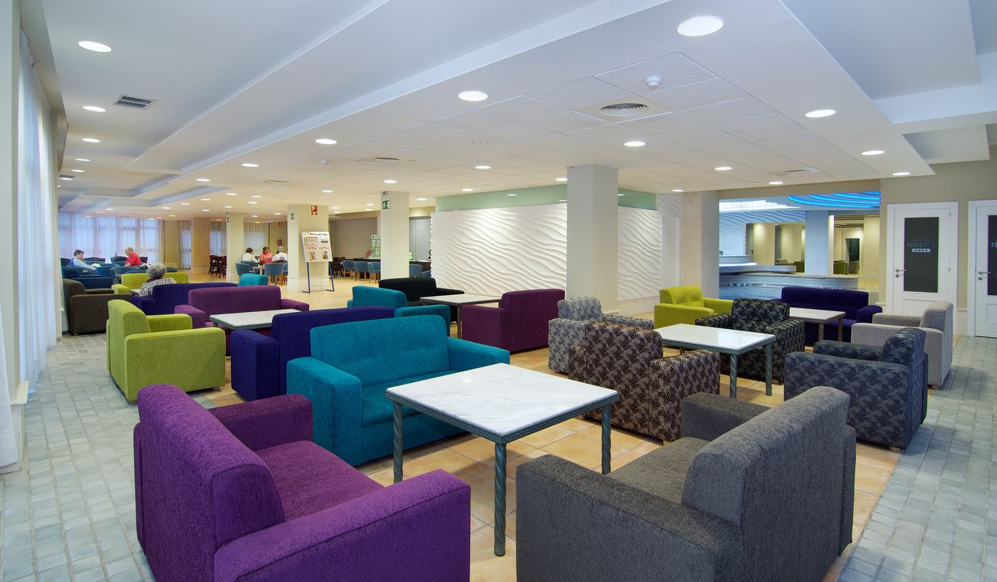 Puente-Real-Lobby-48