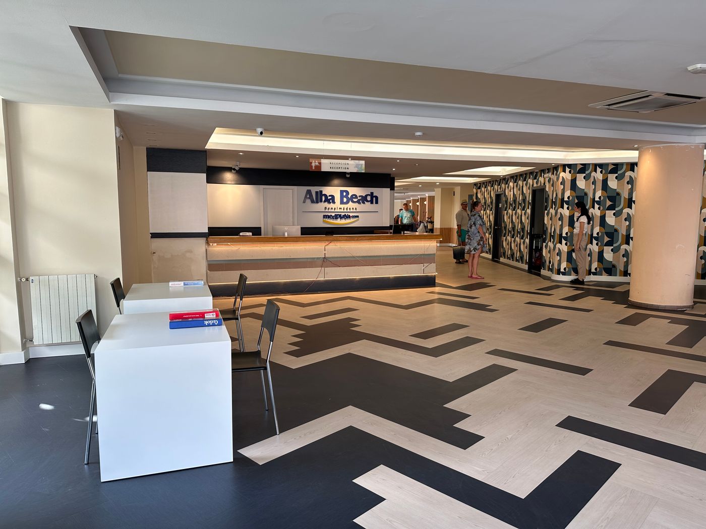 MedPlaya-Hotel-Alba-Beach-Lobby-28