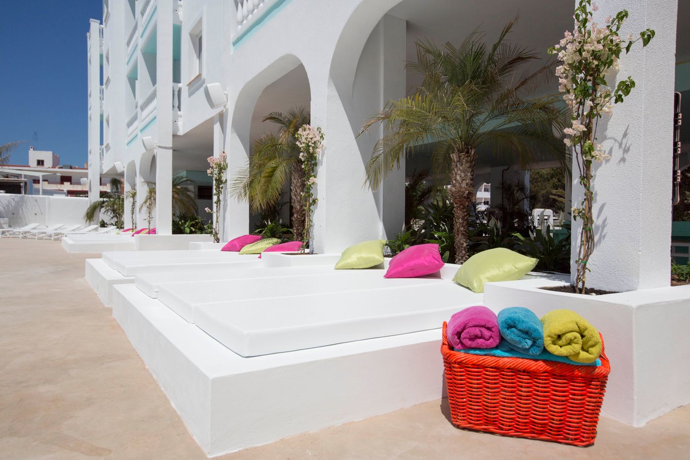 The-Beach-Star-Ibiza-Pool-20