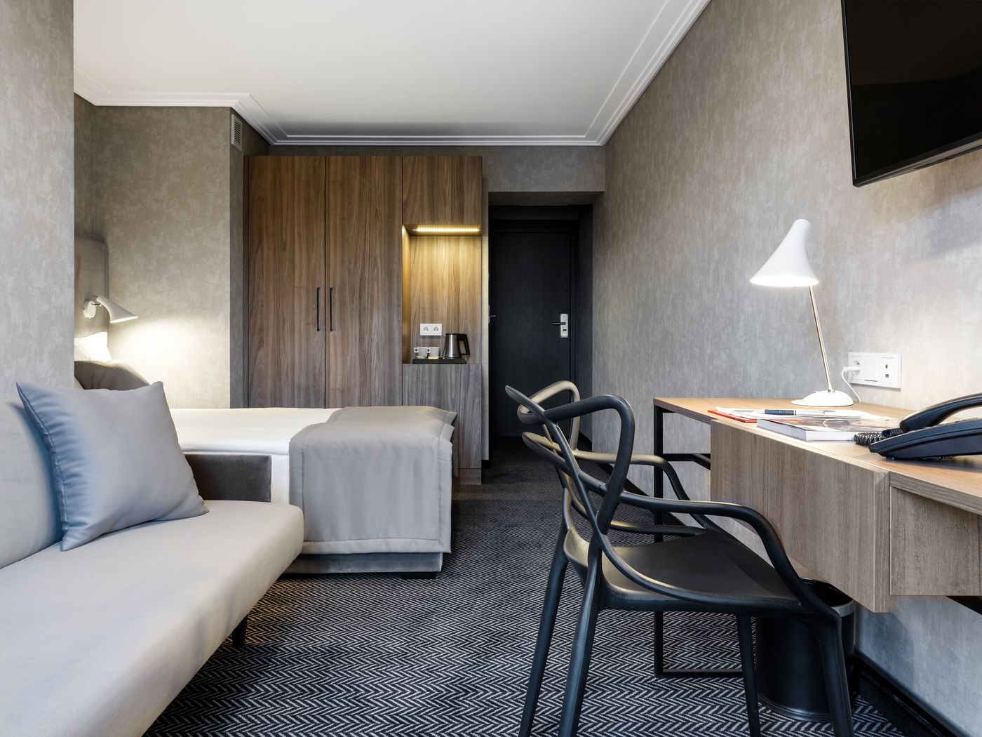 Logos-Hotel-Room-19