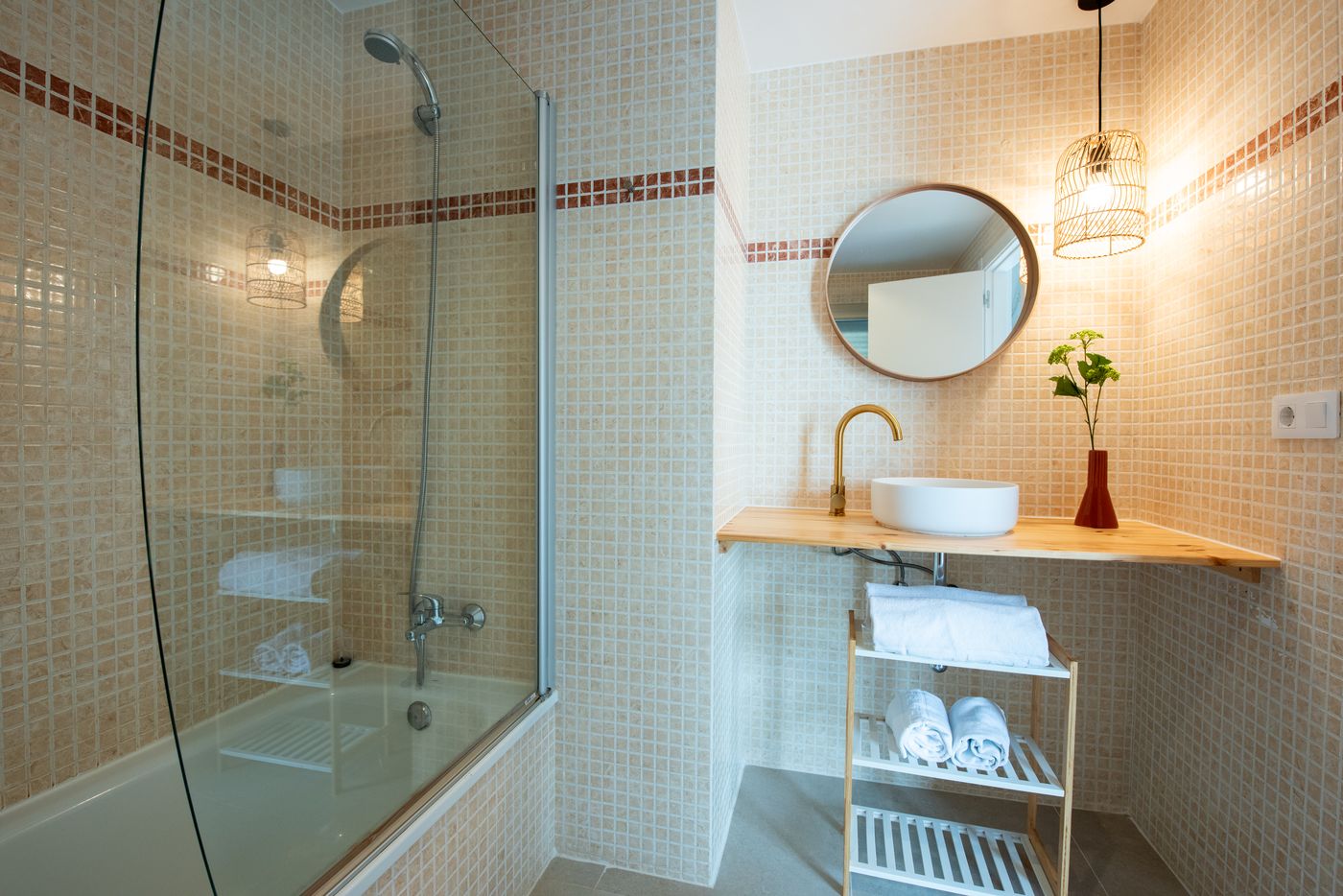 11.06.25 EREZA The White Homes