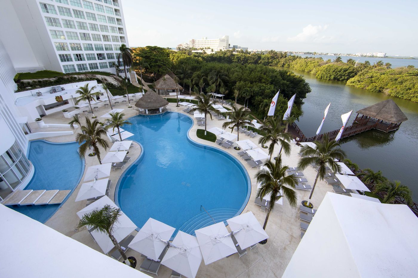 Le-Blanc-Spa-Resort-Pool-1