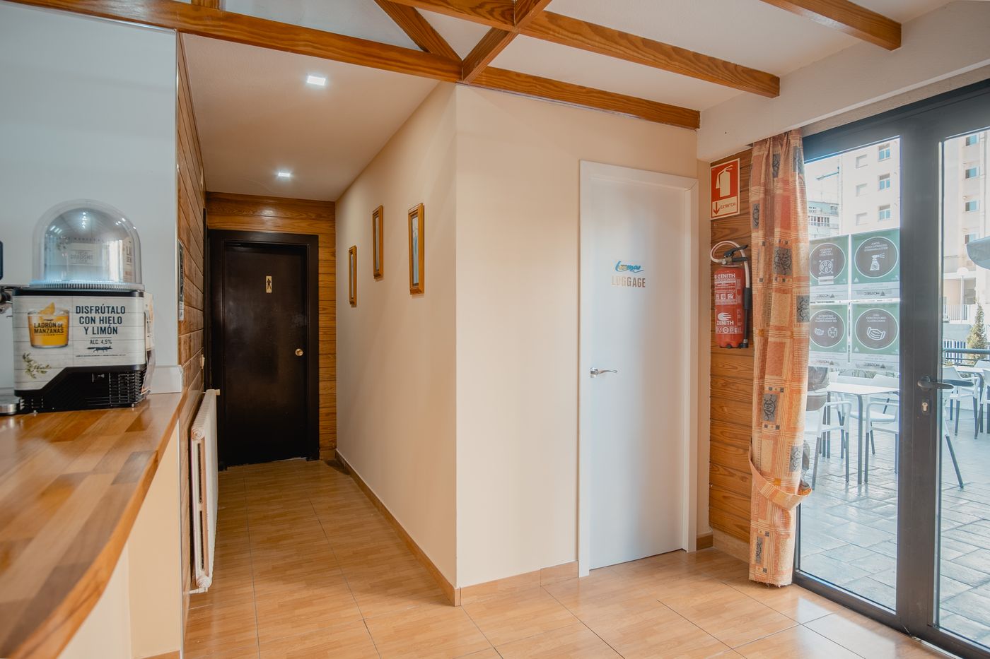 Luxmar-Apartments-Bar-48