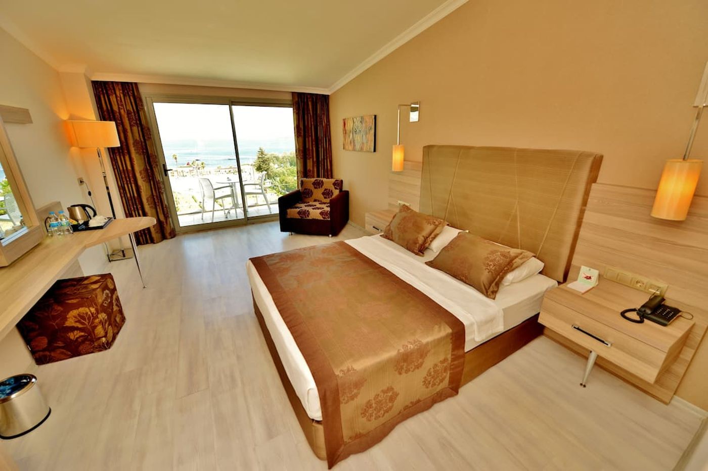 Green-Nature-Diamond-Hotel-Room-25