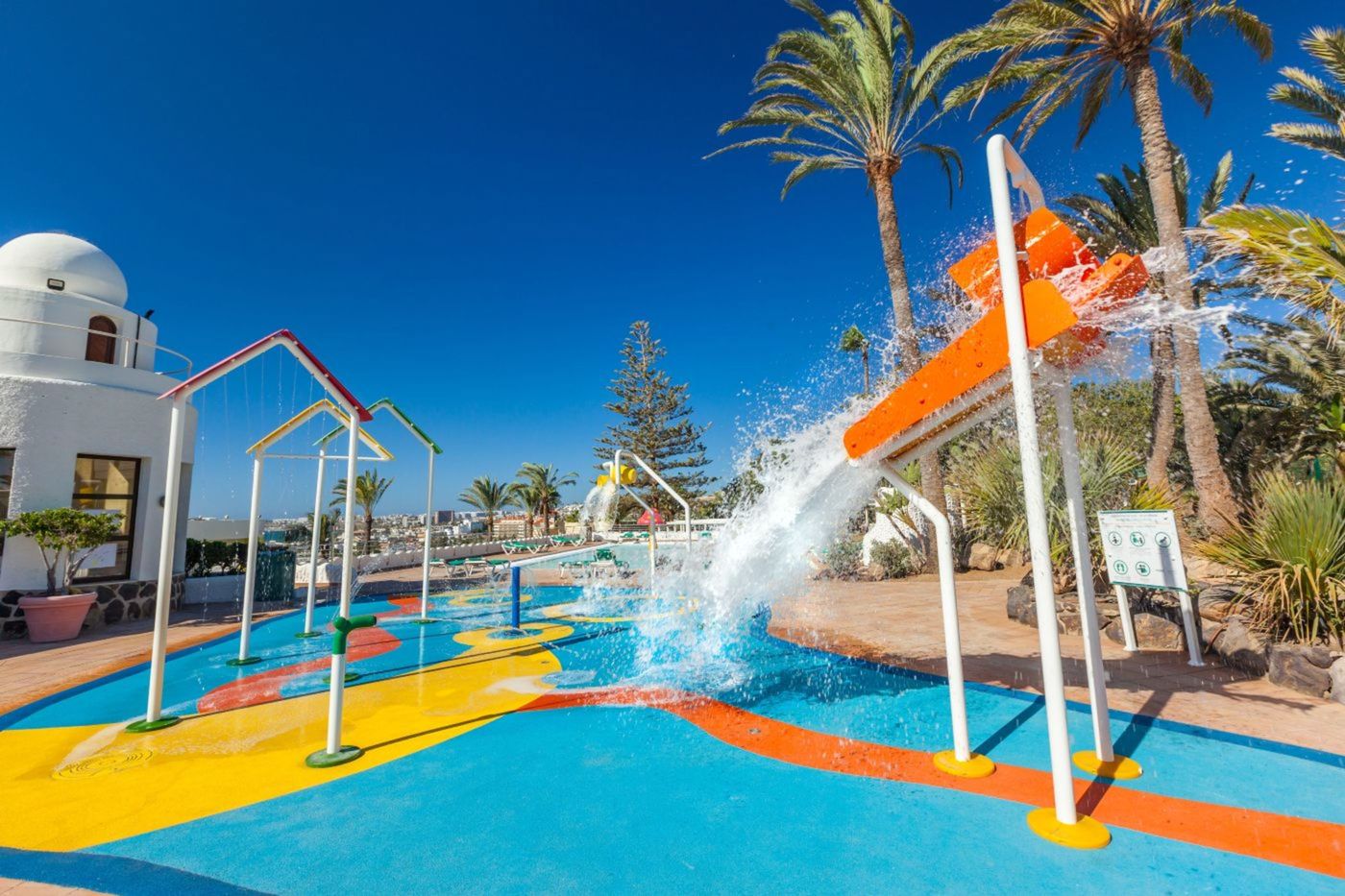 Abora-Interclub-Atlantic-by-Lopesan-Hotels-Pool-62