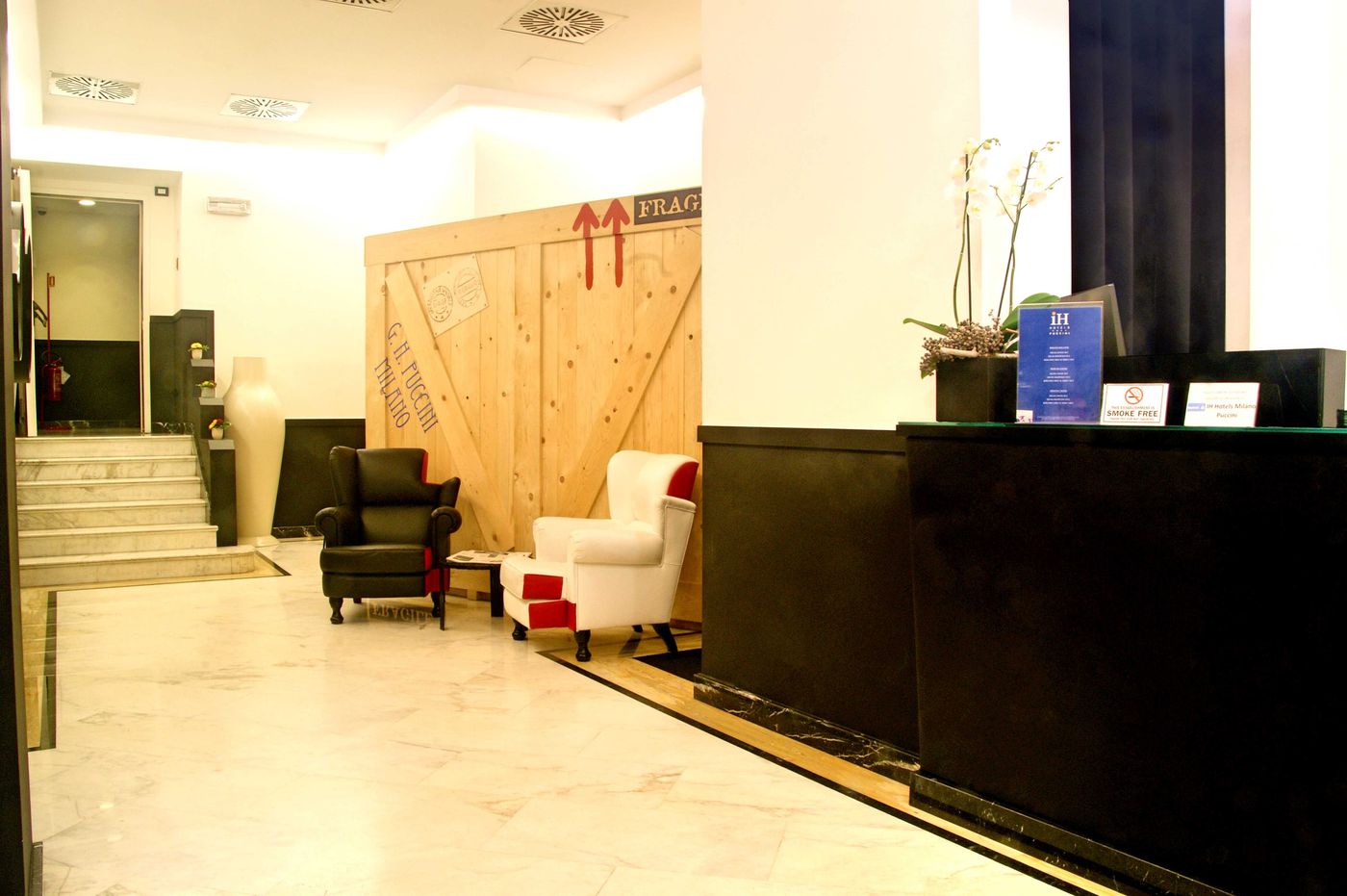 IH-Hotels-Milano-Puccini-Lobby-7