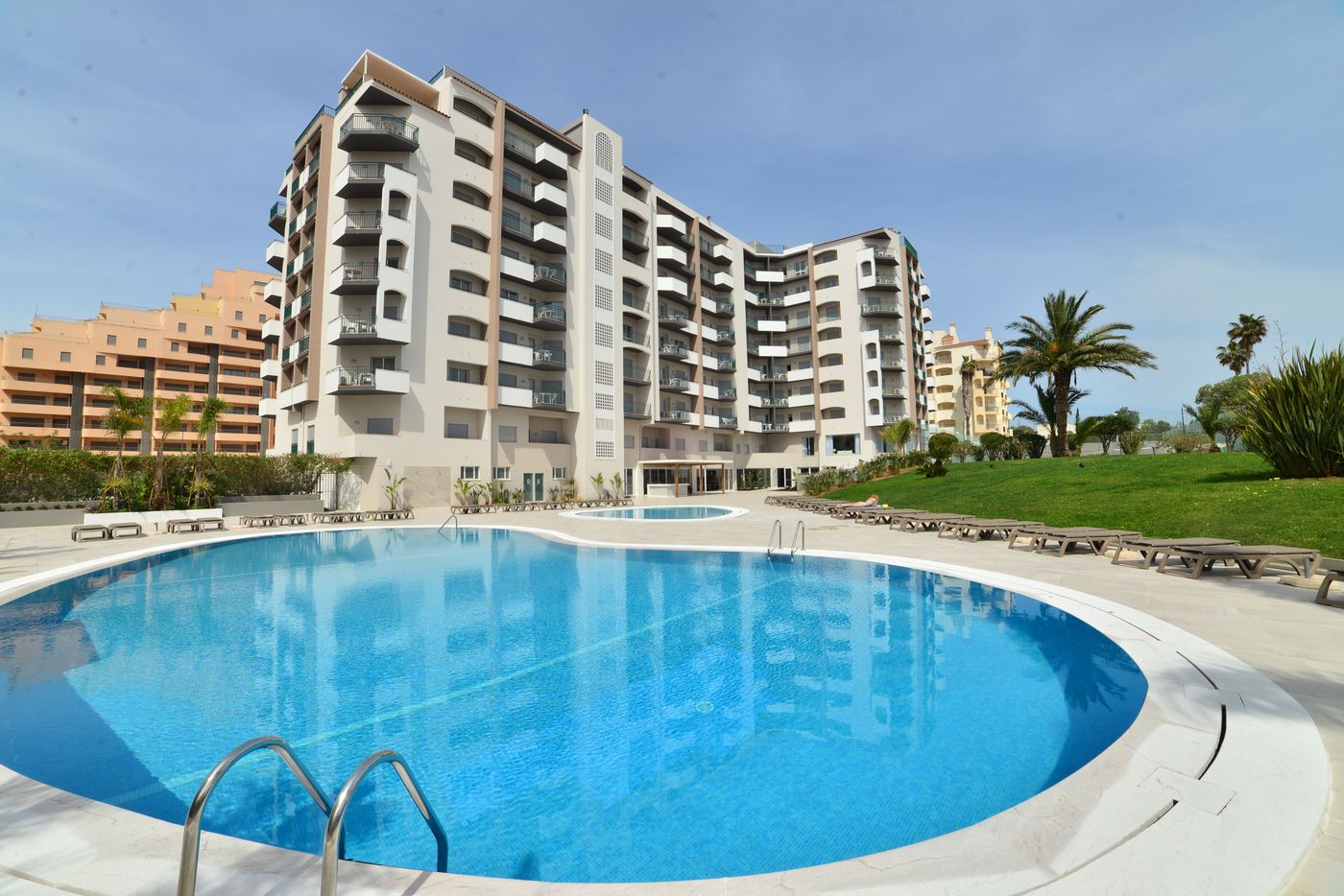 Flor Da Rocha Apartments