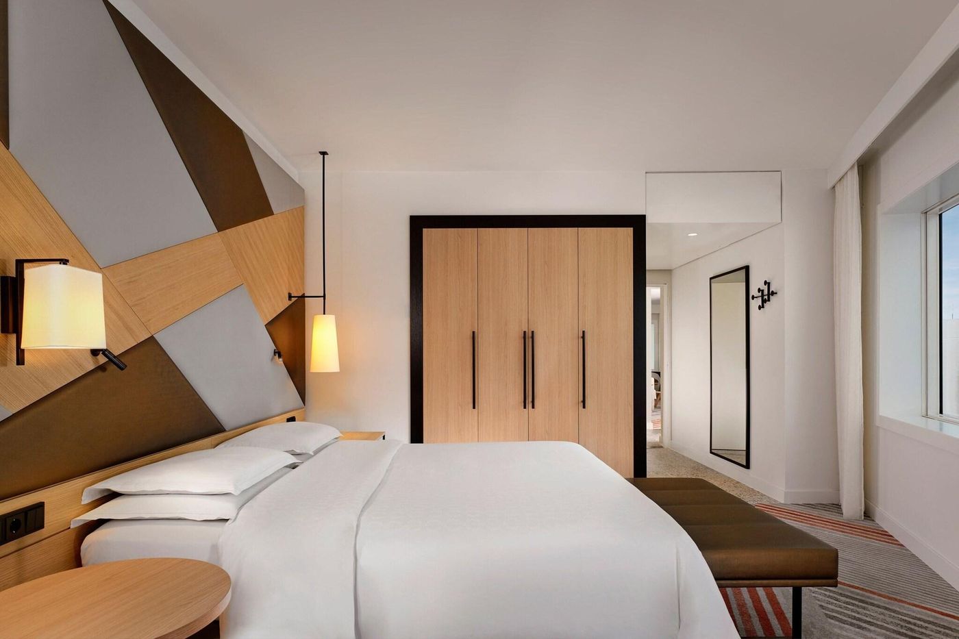 Sheraton-Amsterdam-Airport-Hotel-And-Conference-Center-Room-44