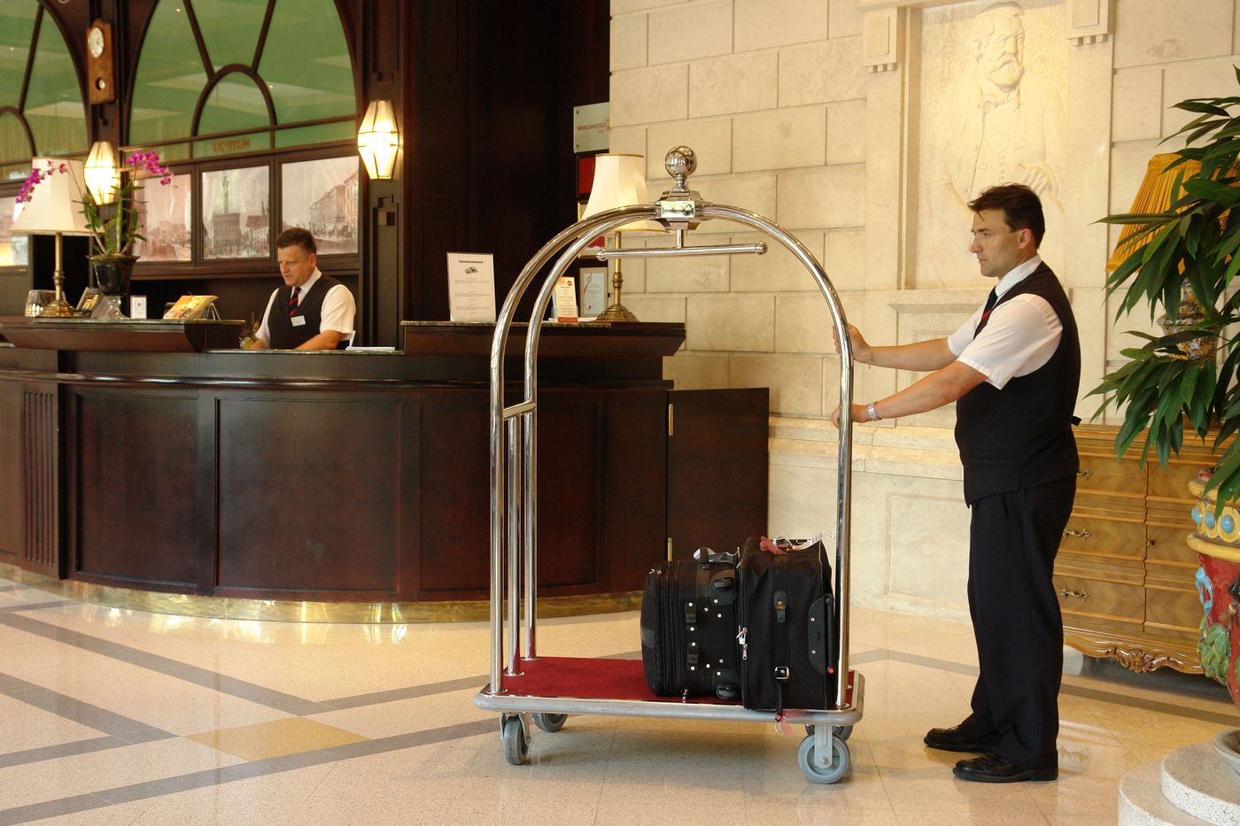 Ensana-Grand-Margaret-Island-Lobby-16