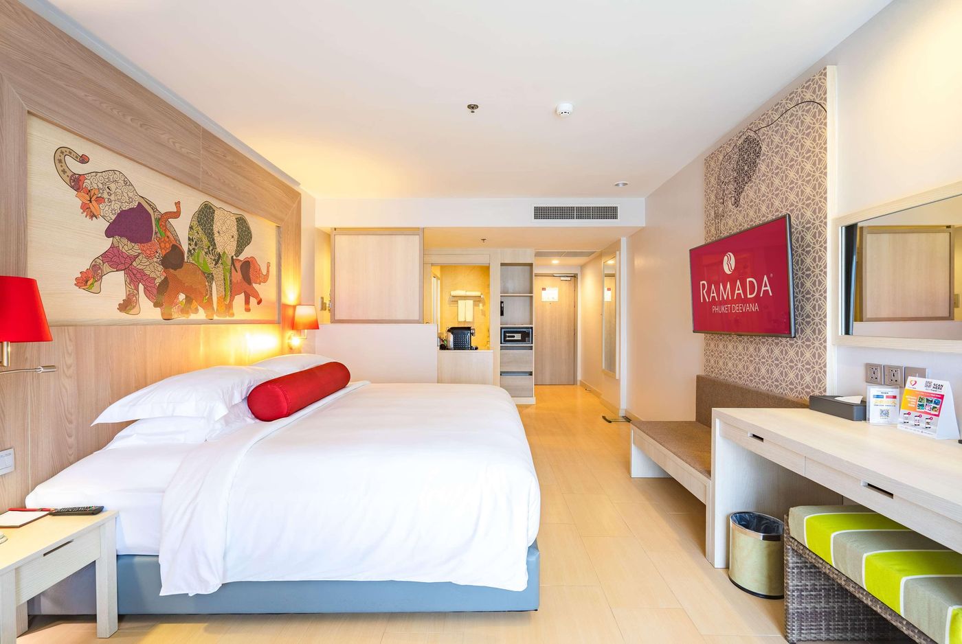 Ramada-By-Wyndham-Phuket-Deevana-Room-36